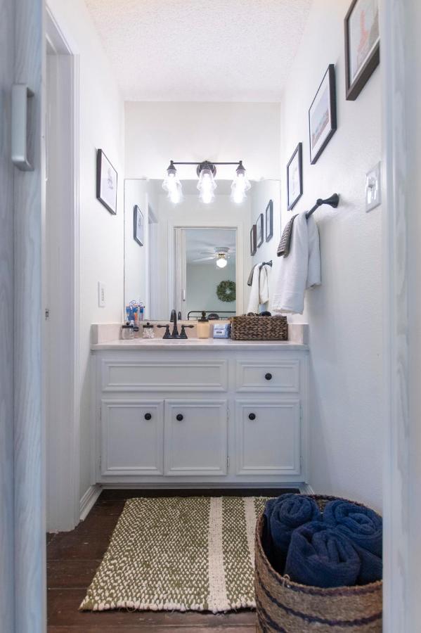 Lush, Enchanting Austin Oasis! Appartement Buitenkant foto