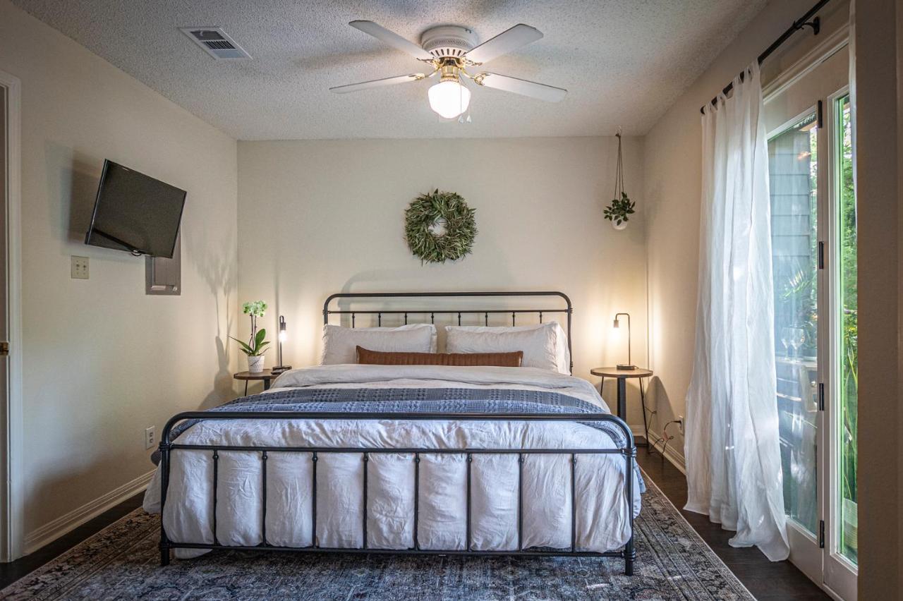 Lush, Enchanting Austin Oasis! Appartement Buitenkant foto